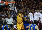 开云官方app入口-雄鹿B队鏖战湖人B队，特雷杨送出助攻