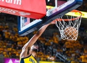 开云体育登录-步行者碾压76人，约基奇扛起全队