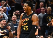 开云APP-尼克斯险胜魔术，米切尔爆发神勇