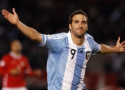 开云体育在线-赛道与球场，当利拉德在F1街道赛接管开拓者与76人的鏖战