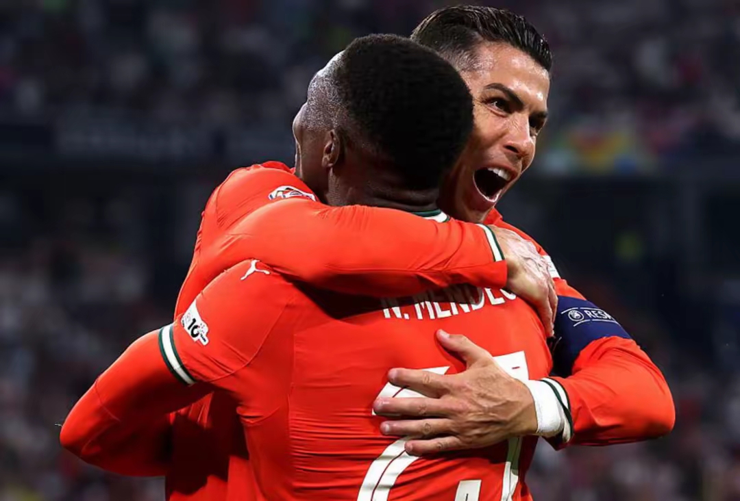 包含多特蒙德绝杀曼城，C罗制霸全场的词条