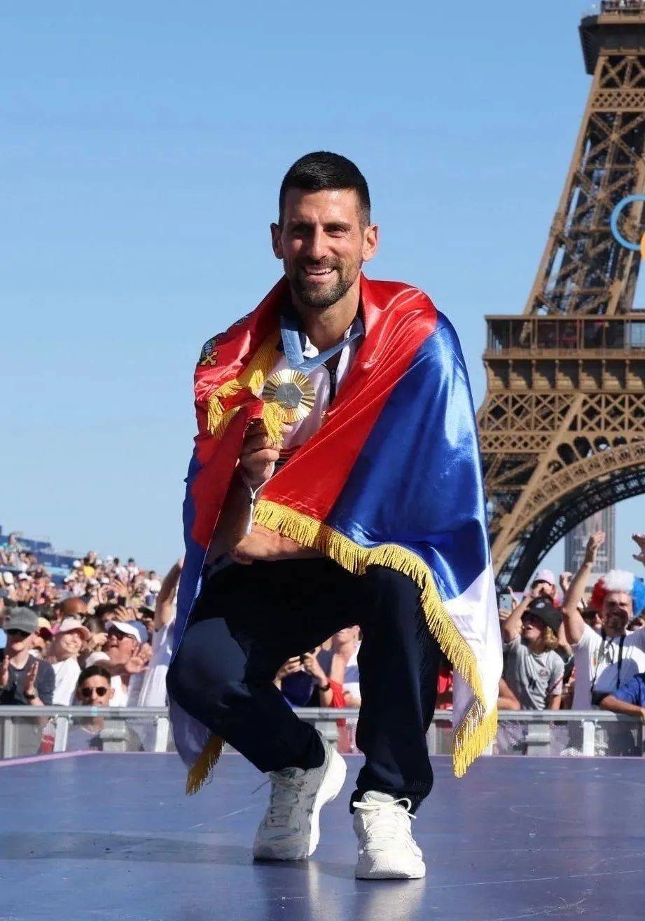 包含年终总决赛轻取戴维斯杯,德约科维奇高光表现的词条 包含年终总决赛轻取戴维斯杯,德约科维奇高光表现的词条