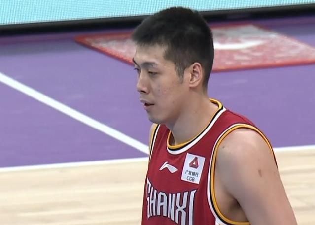 球队风波不断，管理层决定出手重组