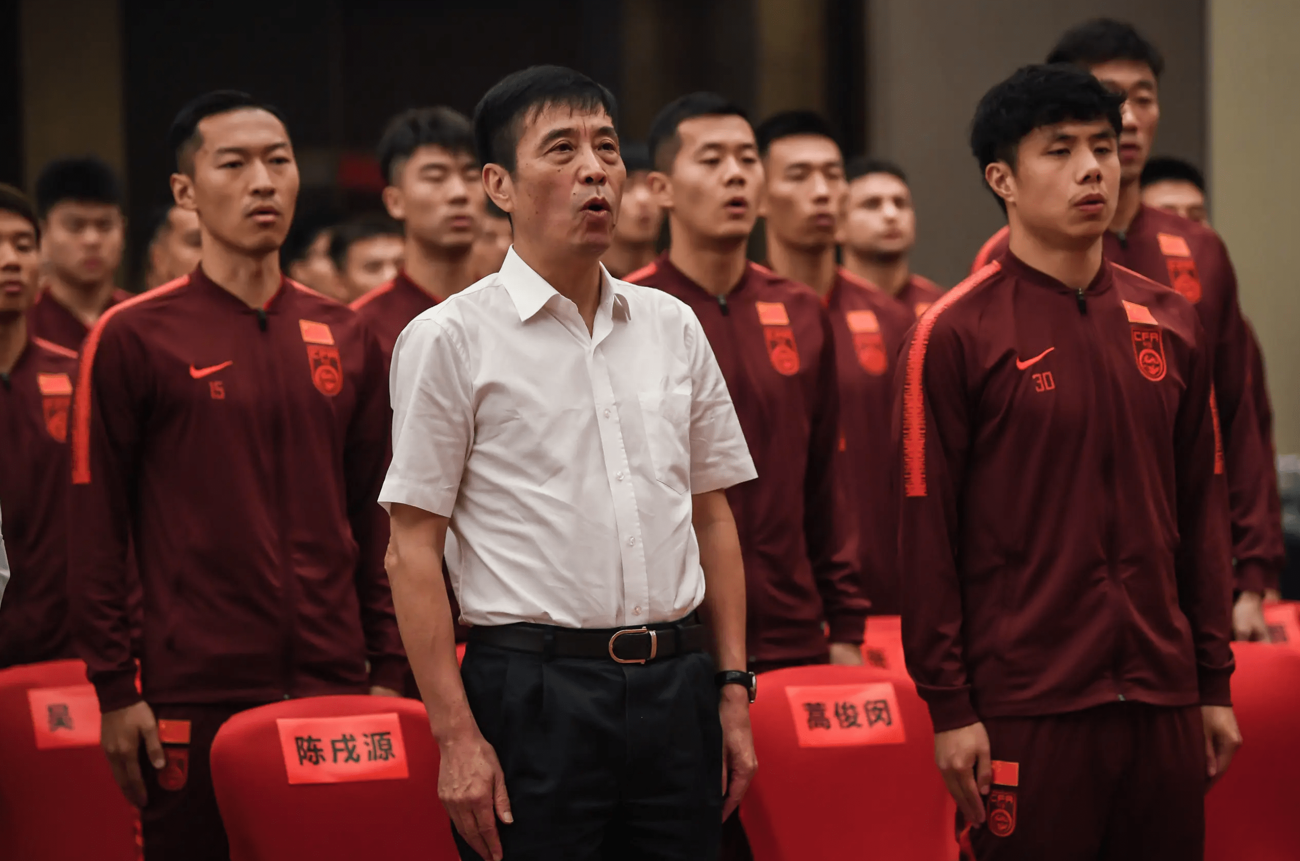 知名足球赛事频登热搜,球迷热议神豪的简单介绍 知名足球赛事频登热搜,球迷热议神豪的简单介绍