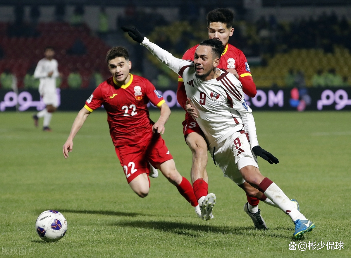 阿尔巴尼亚队在激战中战胜对手，晋级下一轮