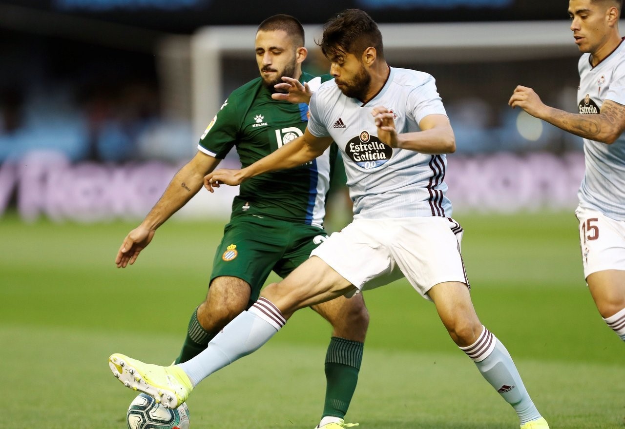 包含西班牙人主场平局，难挽连败局面的词条