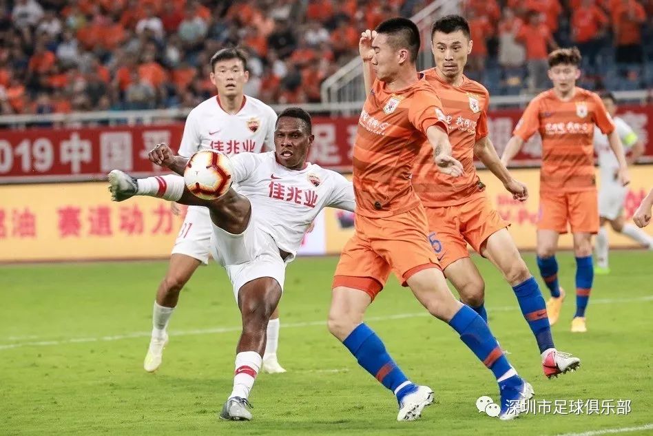 包含深圳佳兆业主场战平山东鲁能，斩获不败战绩的词条