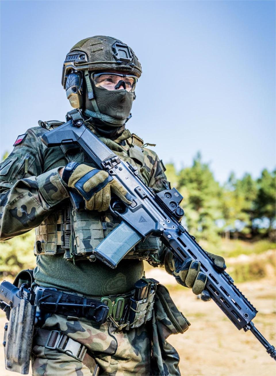 包含巴基斯坦射击选手突围晋级，扬眉吐气的词条