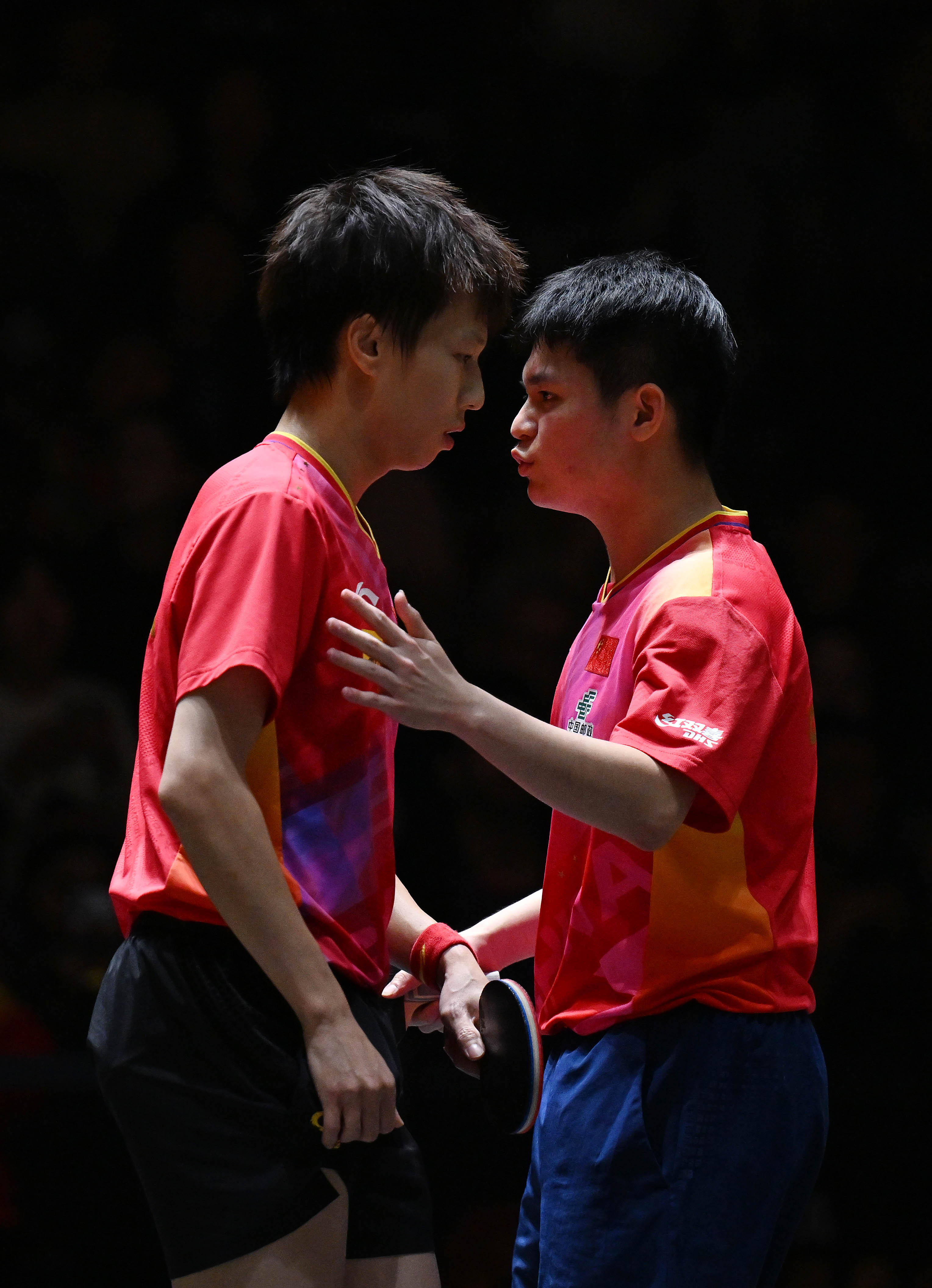 英格兰队轻取日本队，林高远点燃赛场的简单介绍