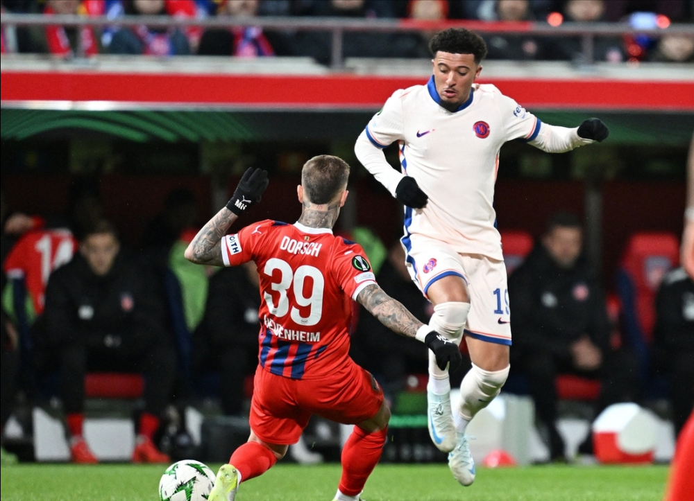 巴黎力克曼联，恩昆库三分雨点燃全场的简单介绍