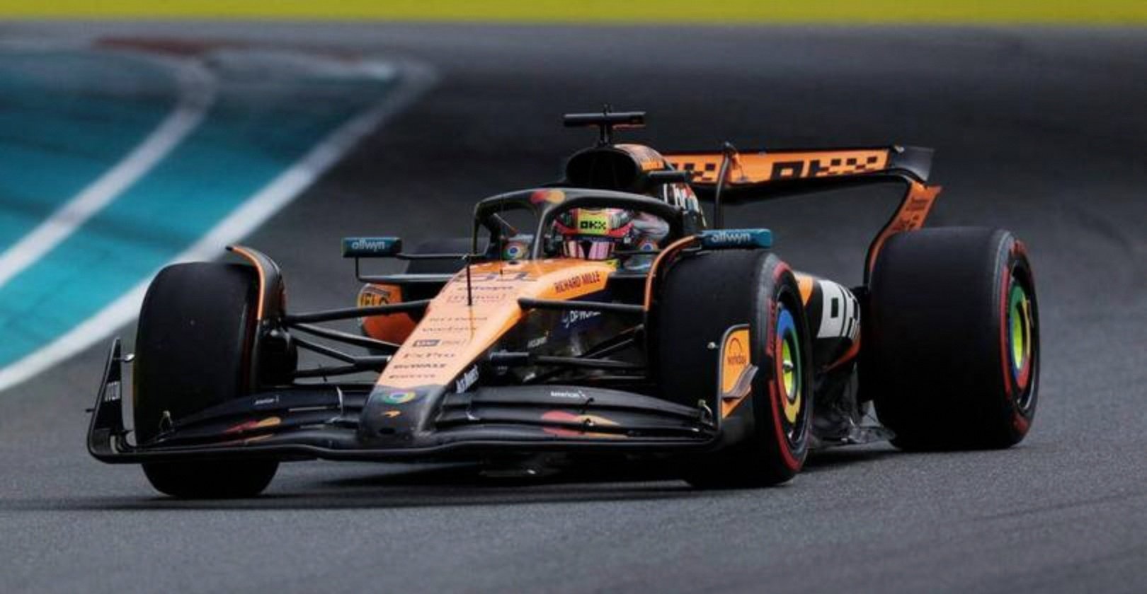 包含迈凯伦翻盘威廉姆斯，维斯塔潘惊艳四座的词条