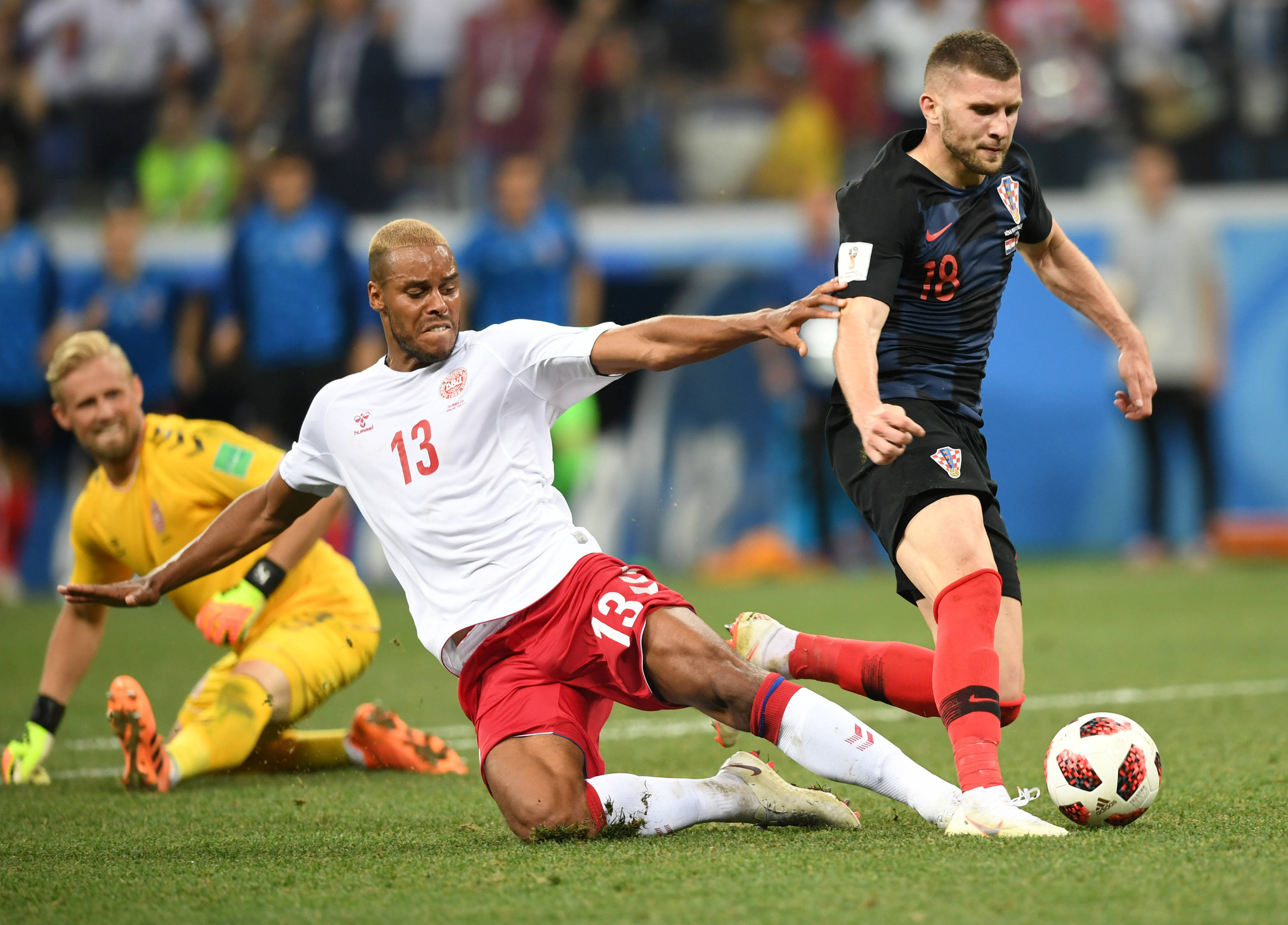 立陶宛队与罗马尼亚队的精彩对决：欧预赛精彩瞬间的简单介绍