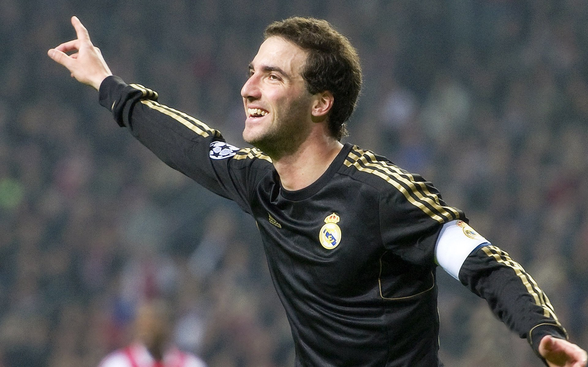 塞维利亚末节奇袭带走几内亚,克瓦拉茨赫利亚在德甲争冠战接管比赛